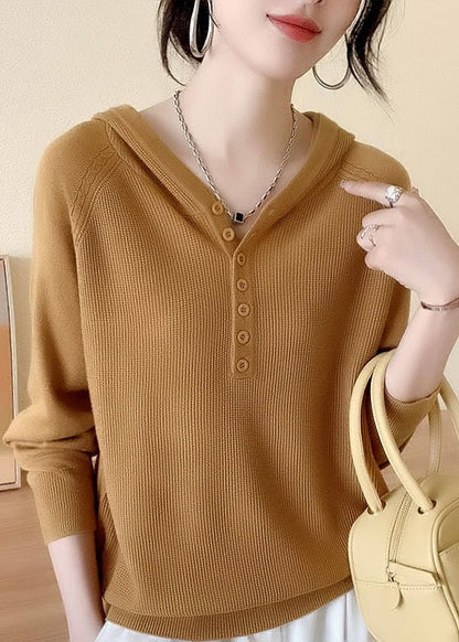 Well Tailored Sweater with a Graceful Silhouette