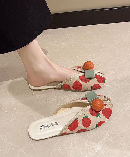 Well Tailored Sandals with a Graceful Silhouette
