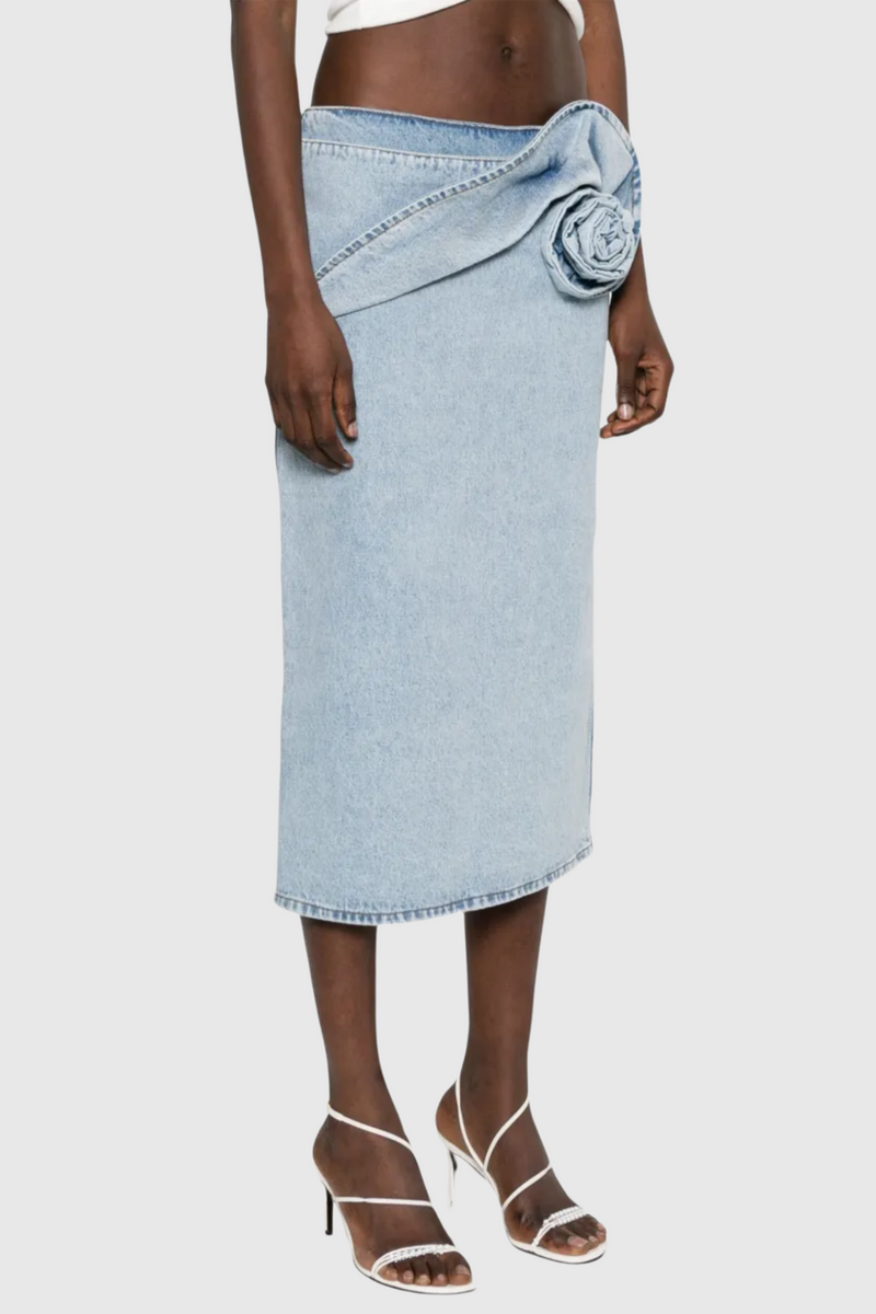 Beautifully Finished Garment in a Timeless Design