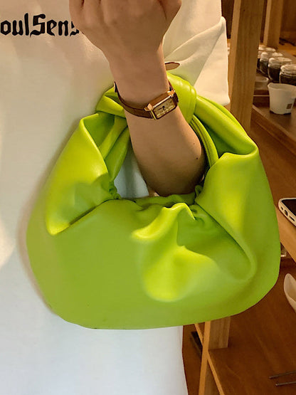 Well Tailored Bag with a Graceful Silhouette