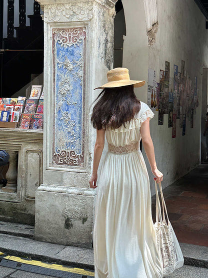 Beautifully Finished Dress in a Timeless Design