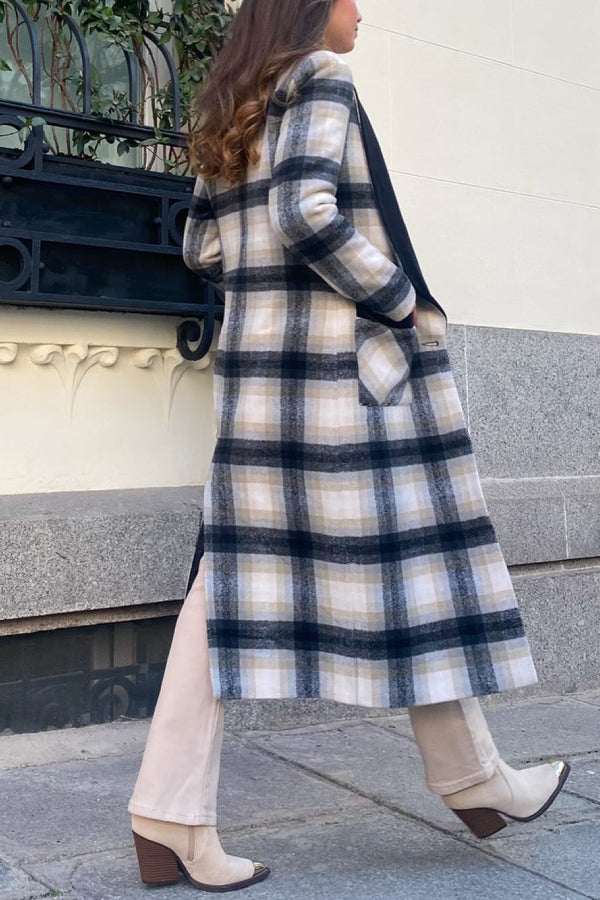Elegantly Styled Coat for Everyday Wear