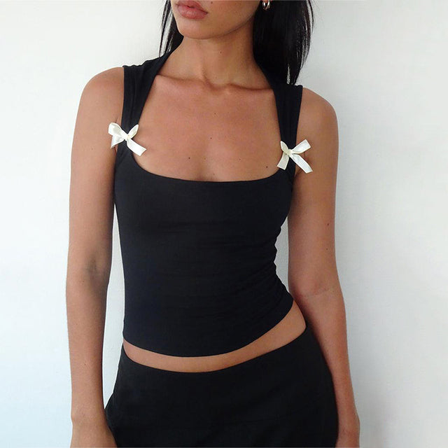 Well Tailored Top with a Graceful Silhouette