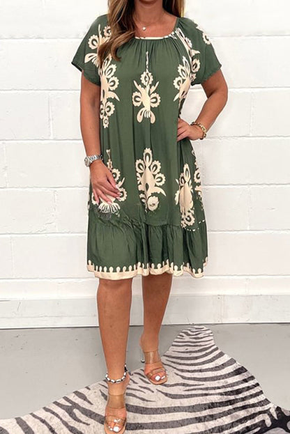 Beautifully Finished Dress in a Timeless Design