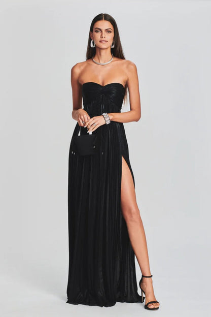 Effortlessly Elegant Garment with a Timeless Design