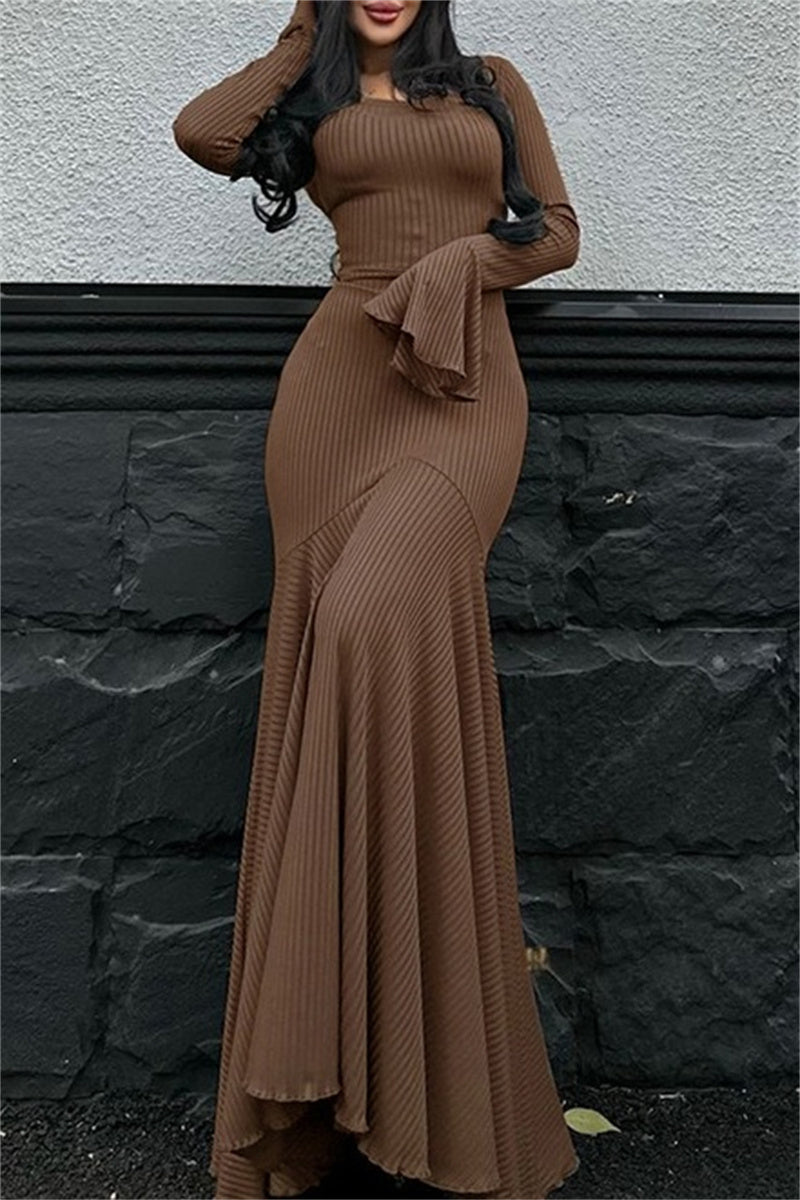 Beautifully Finished Dress in a Timeless Design
