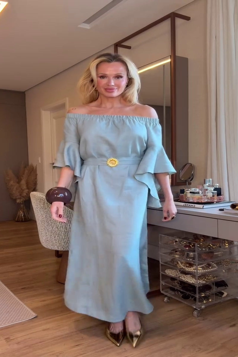 Classic Vintage Dress with a Flattering Fit