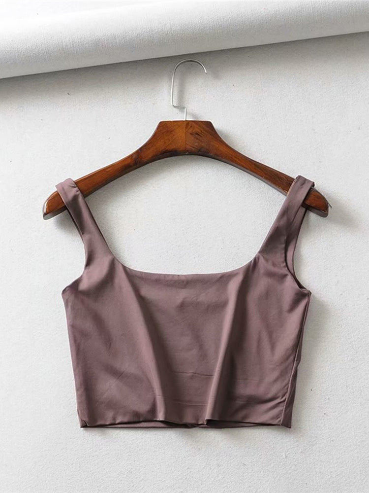 Well Tailored Top with a Graceful Silhouette
