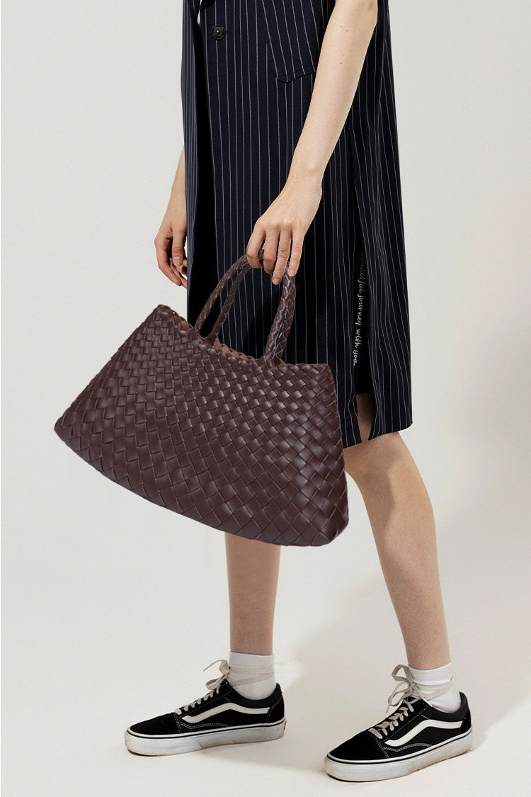 Well Tailored Garment with a Graceful Silhouette