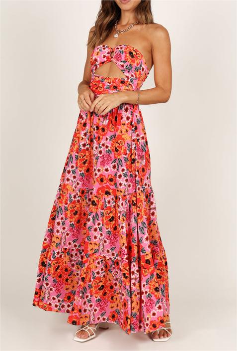 Gracefully Styled Dress for Any Occasion