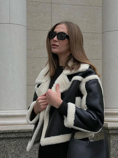 Effortlessly Elegant Jacket with a Timeless Design