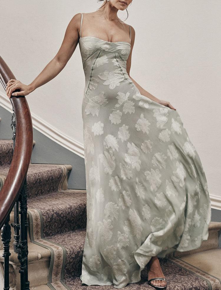 Beautifully Crafted Dress in a Classic Style