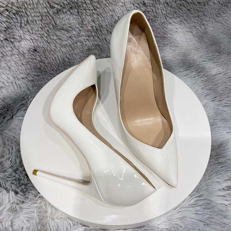 Well Tailored Shoes with a Graceful Silhouette