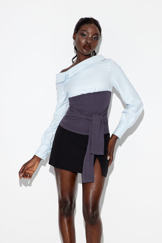 Well Tailored Top with a Graceful Silhouette