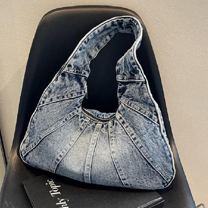Well Tailored Bag with a Graceful Silhouette