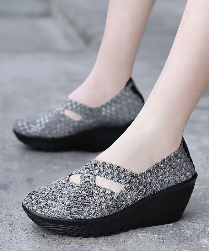 Effortlessly Elegant Heels with a Timeless Design