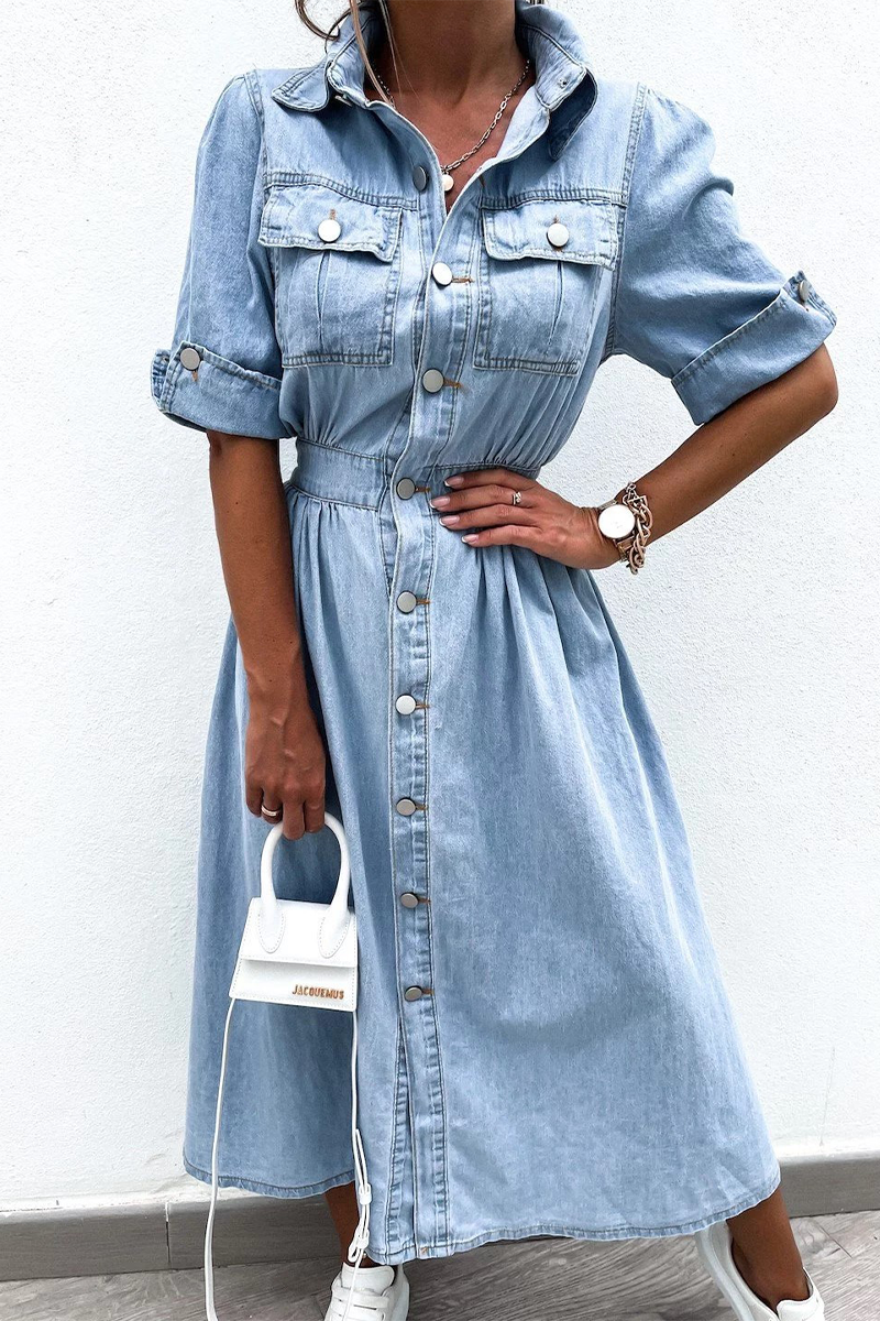 Effortlessly Elegant Dress with a Timeless Design