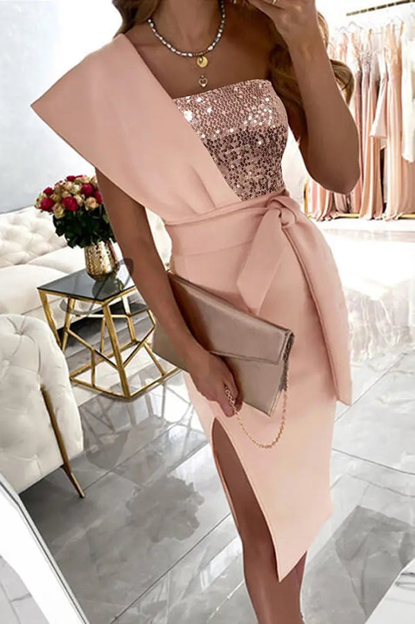 Well Tailored Dress with a Graceful Silhouette
