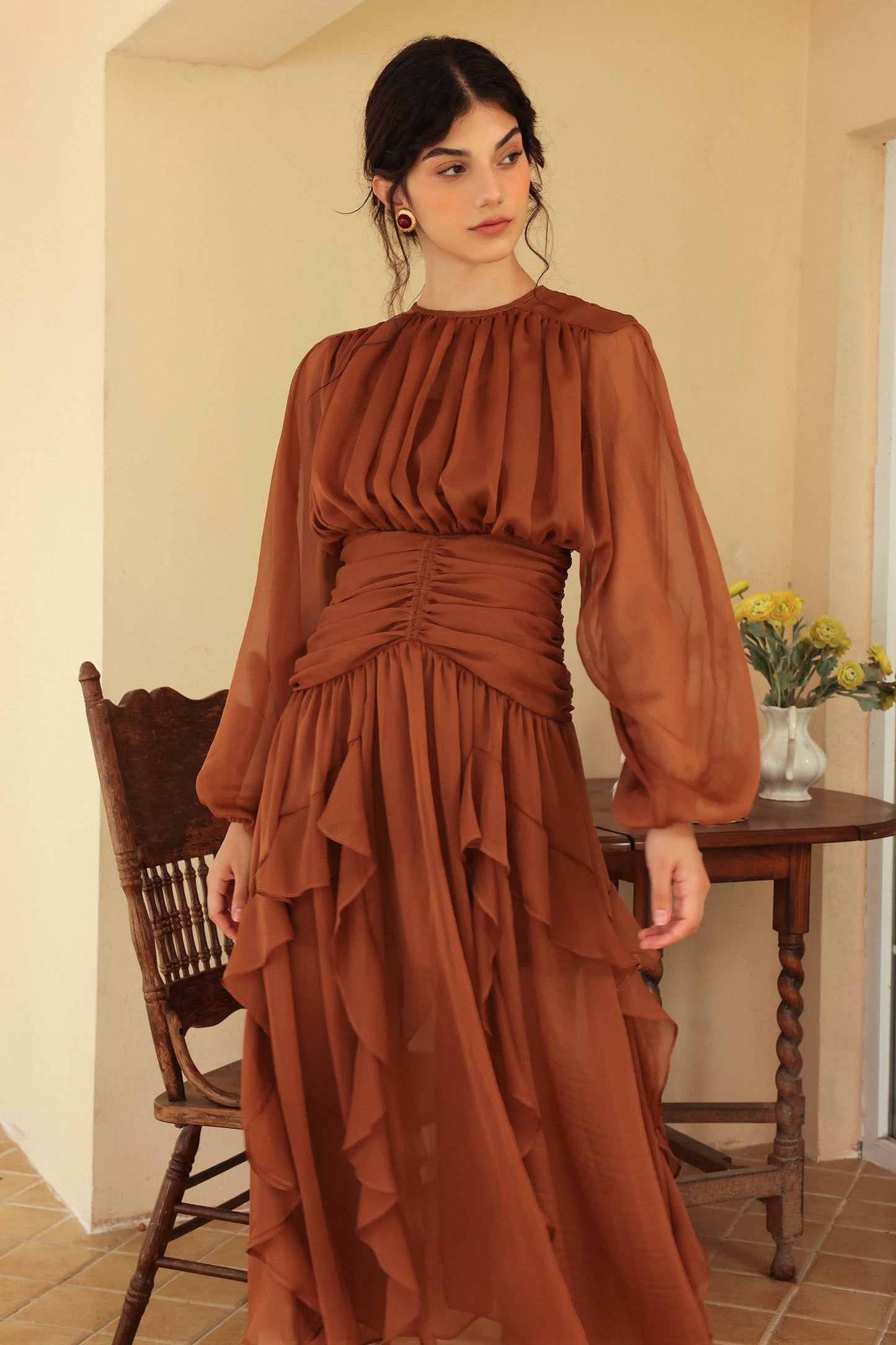 Beautifully Finished Dress in a Timeless Design