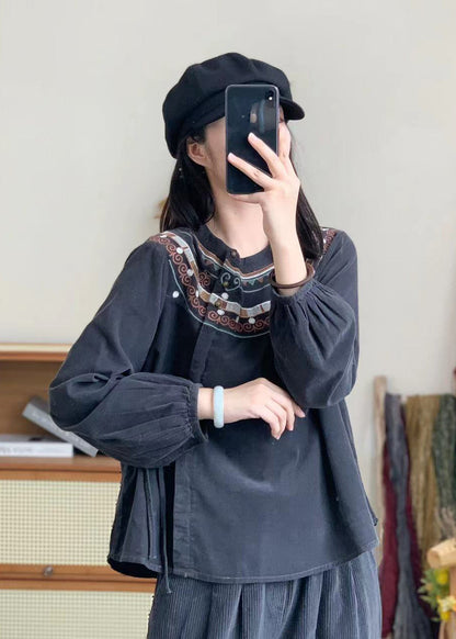 Classic Vintage Shirt with a Flattering Fit