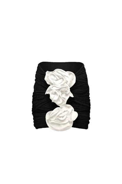 Effortlessly Elegant Swimsuit with a Timeless Design