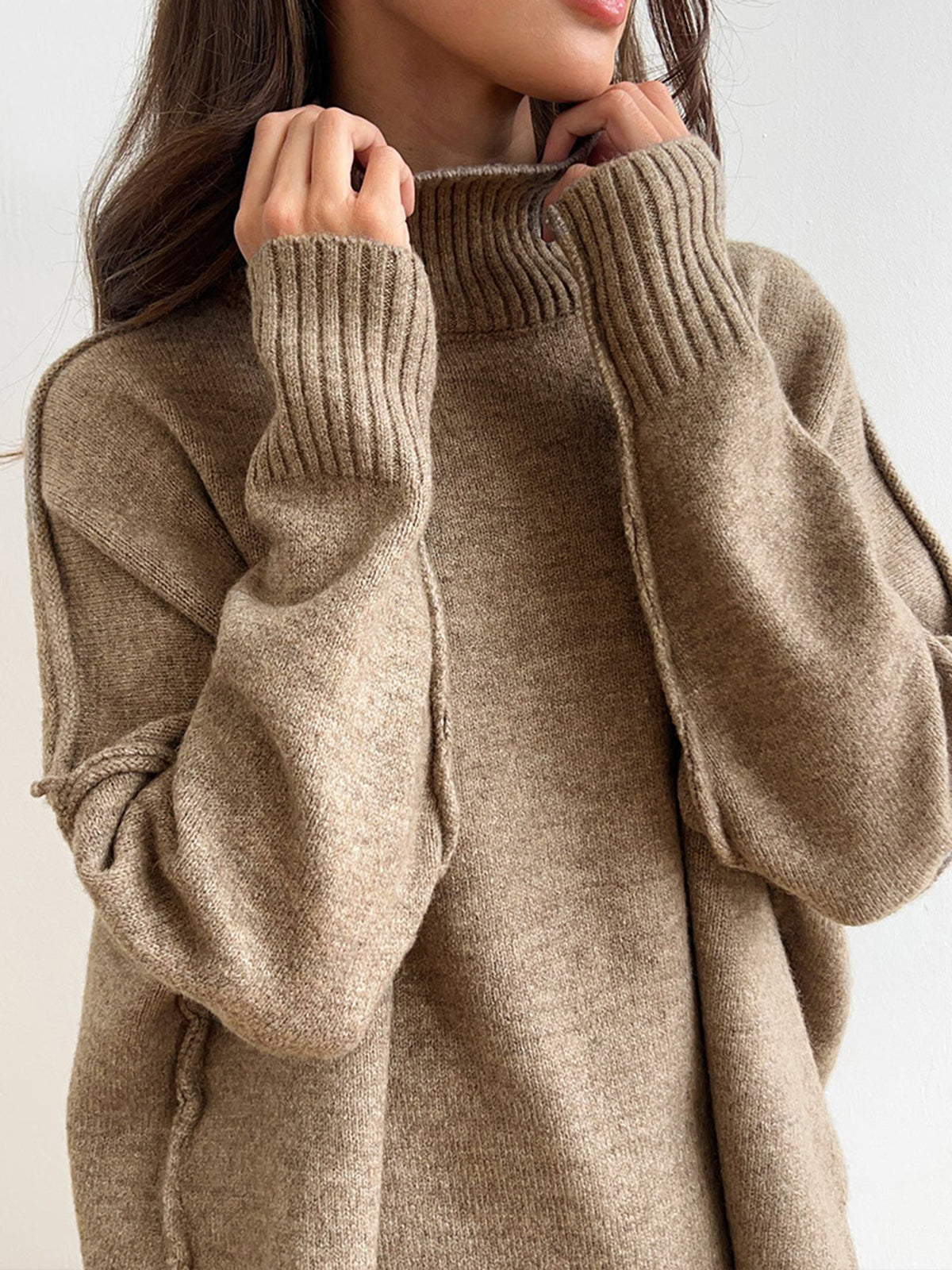 Effortlessly Elegant Pants with a Timeless Design