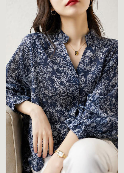Classic Vintage Blouse with a Flattering Fit