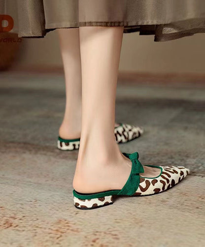 Well Tailored Sandals with a Graceful Silhouette