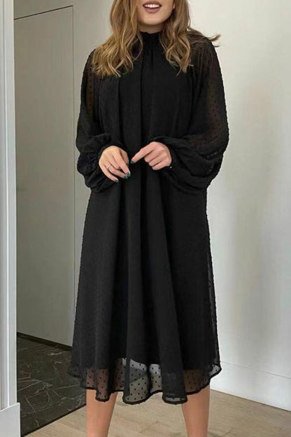 Effortlessly Elegant Dress with a Timeless Design