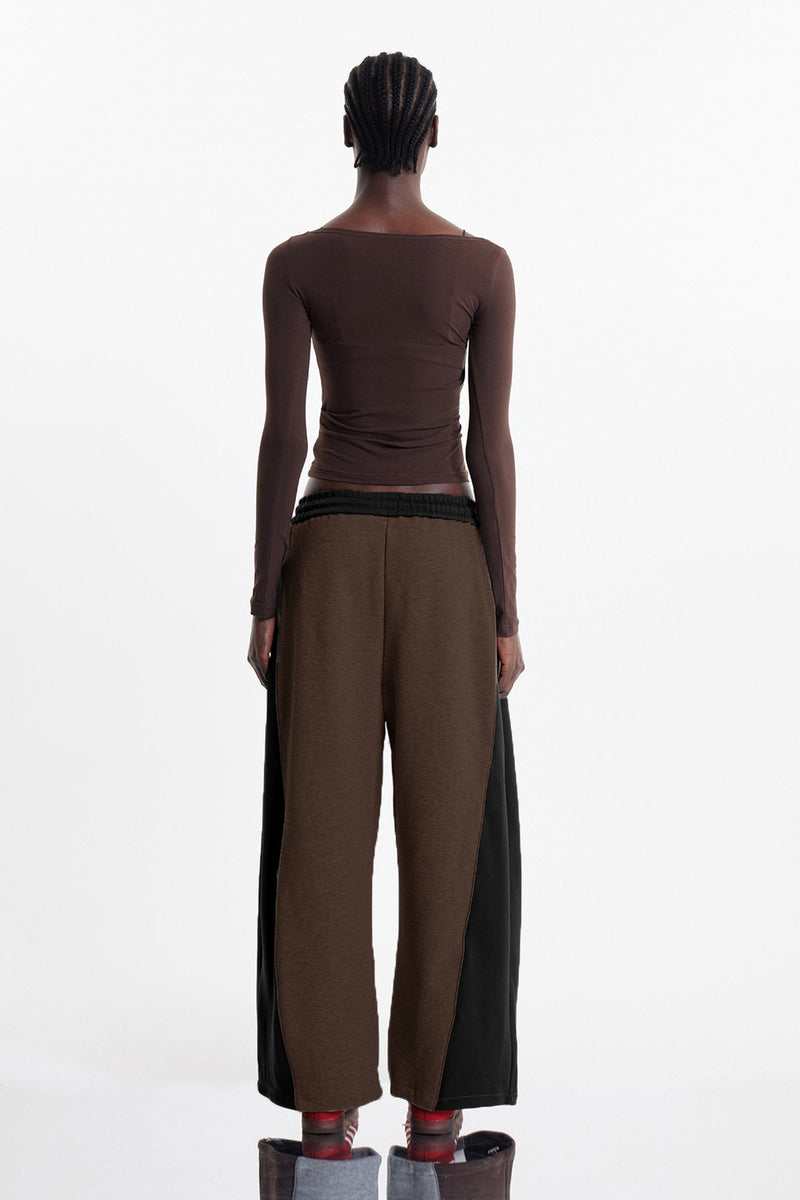 Well Tailored Pants with a Graceful Silhouette