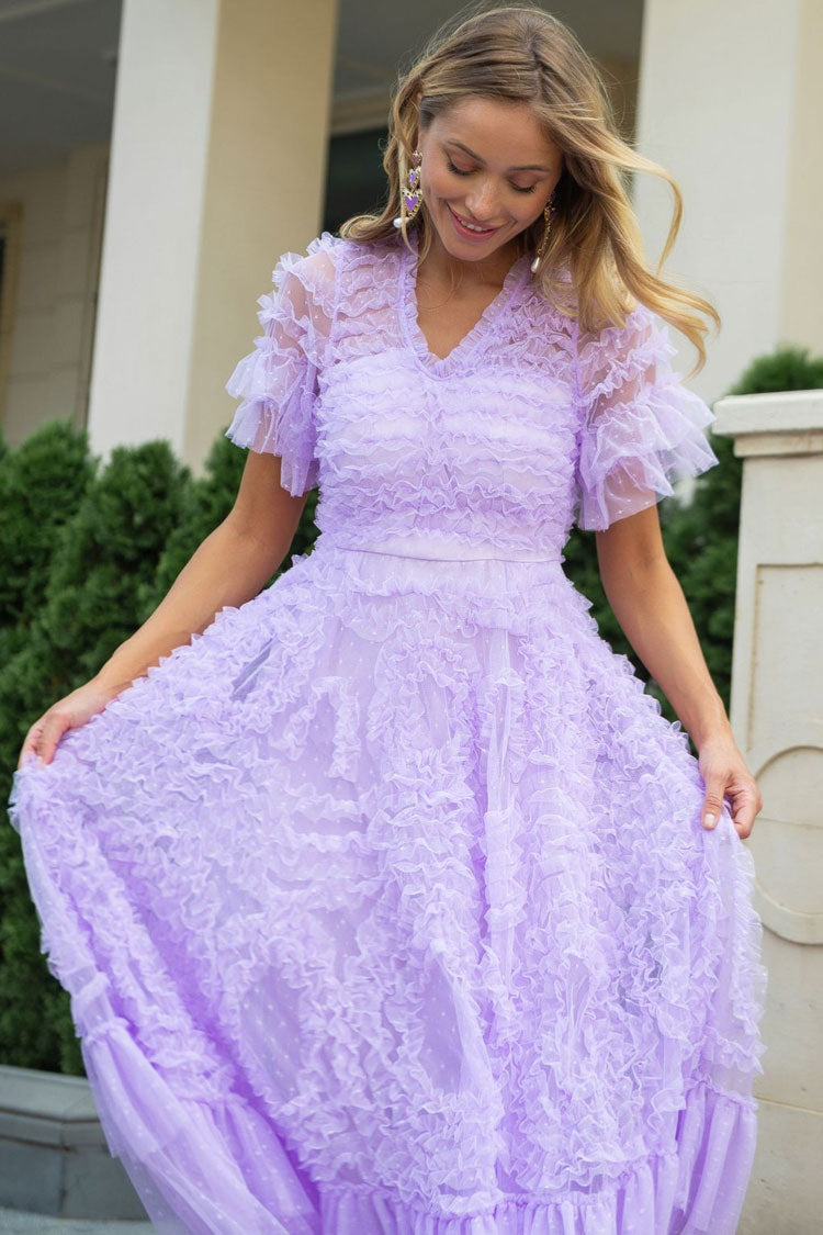 Beautifully Finished Dress in a Timeless Design