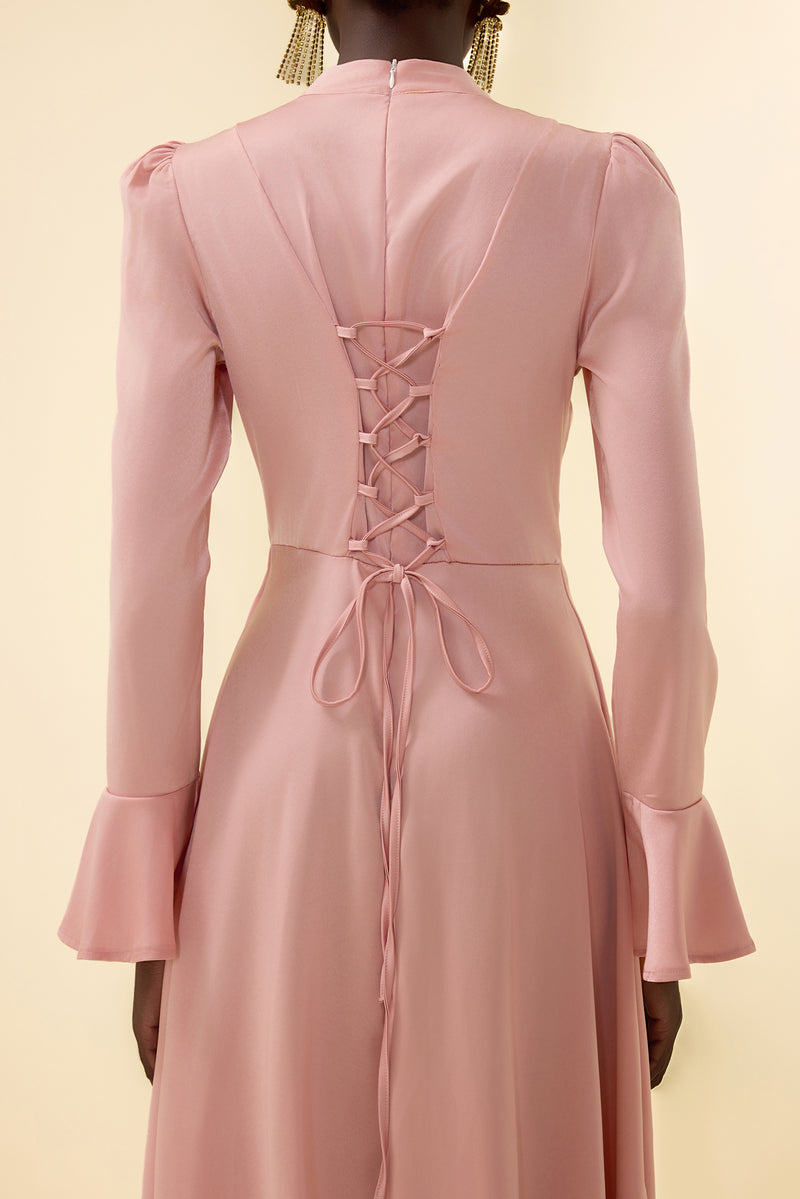 Beautifully Finished Dress in a Timeless Design