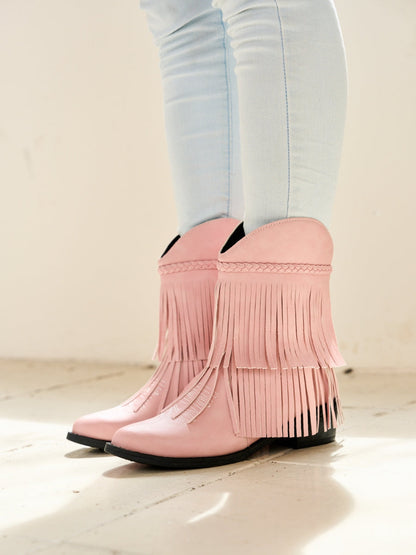 Well Tailored Boots with a Graceful Silhouette