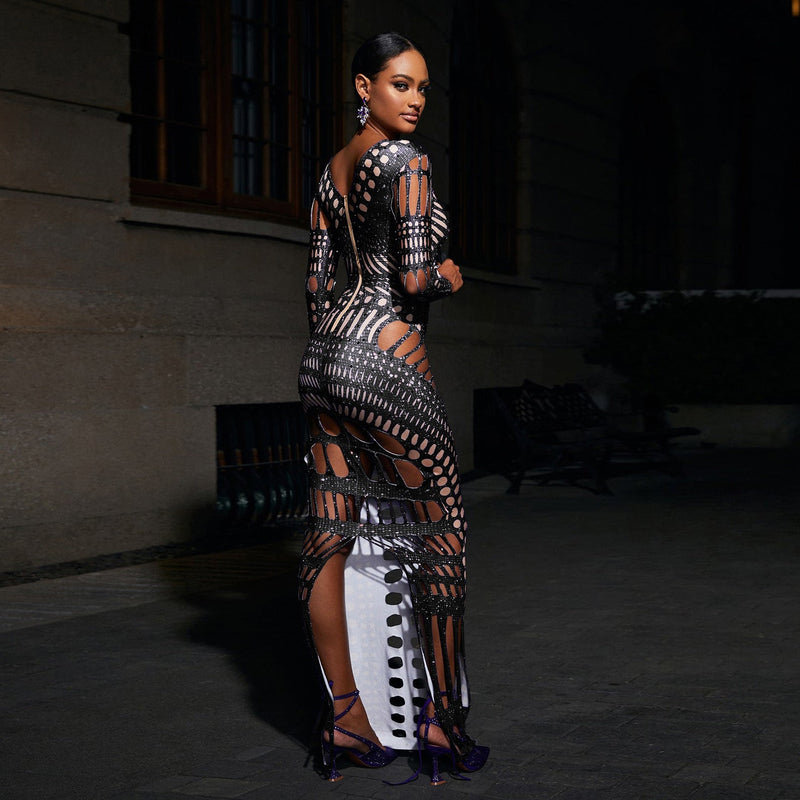 Beautifully Crafted Dress in a Classic Style