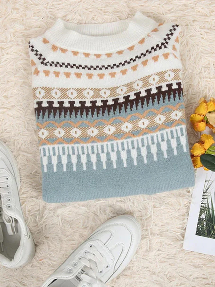 Classic Vintage Sweater with a Flattering Fit