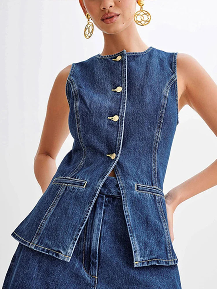 blue vest
