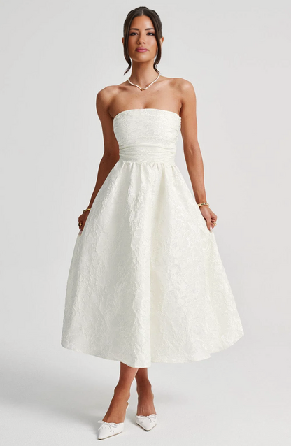 Classic Vintage Dress with a Flattering Fit