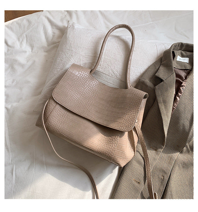 Sophisticated Bag with a Clean Classic Look