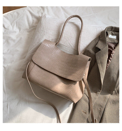 Sophisticated Bag with a Clean Classic Look