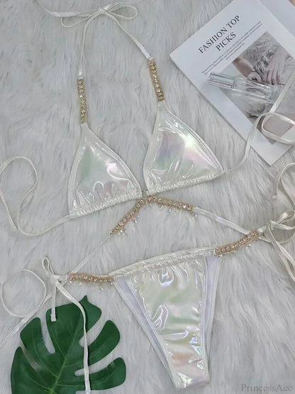 Beautifully Finished Bikini in a Timeless Design