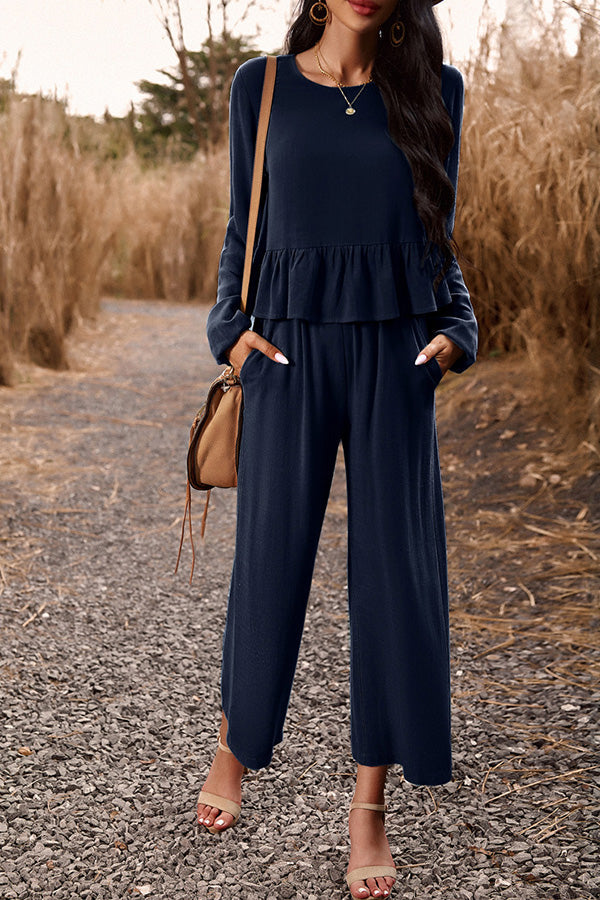 Well Tailored Trousers with a Graceful Silhouette