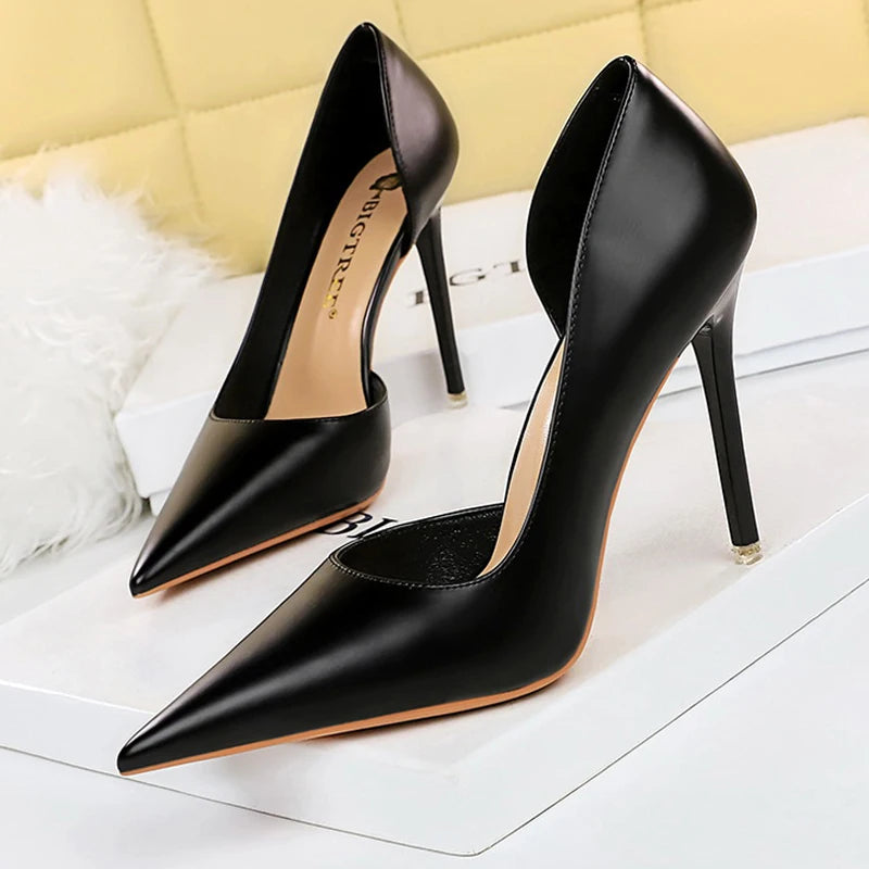 Beautifully Finished Heels in a Timeless Design