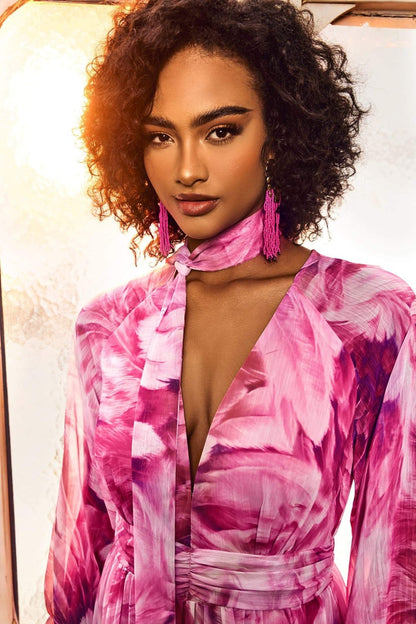Effortlessly Elegant Garment with a Timeless Design