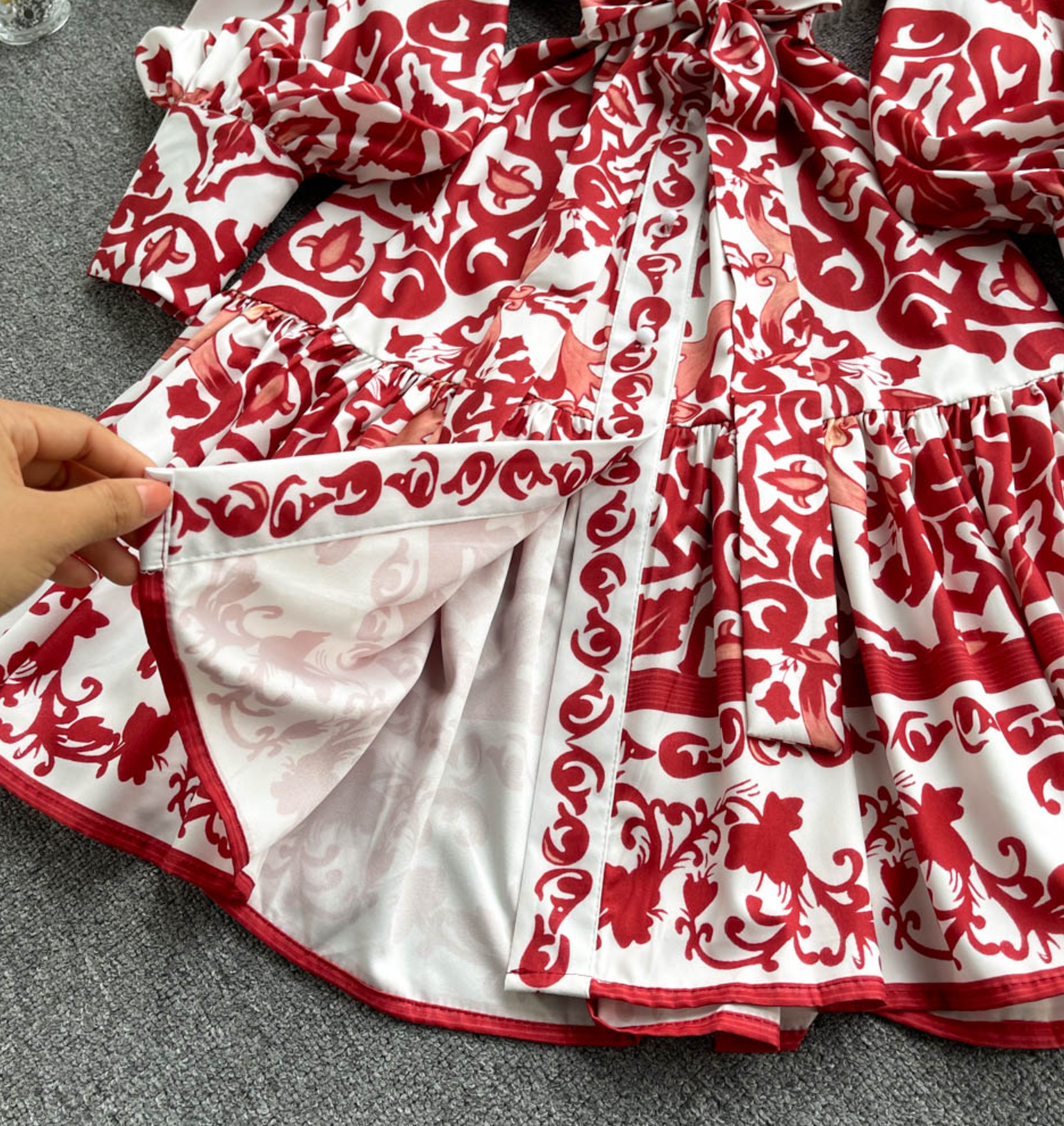 Beautifully Finished Dress in a Timeless Design