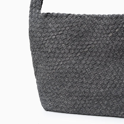 Effortlessly Elegant Bag with a Timeless Design