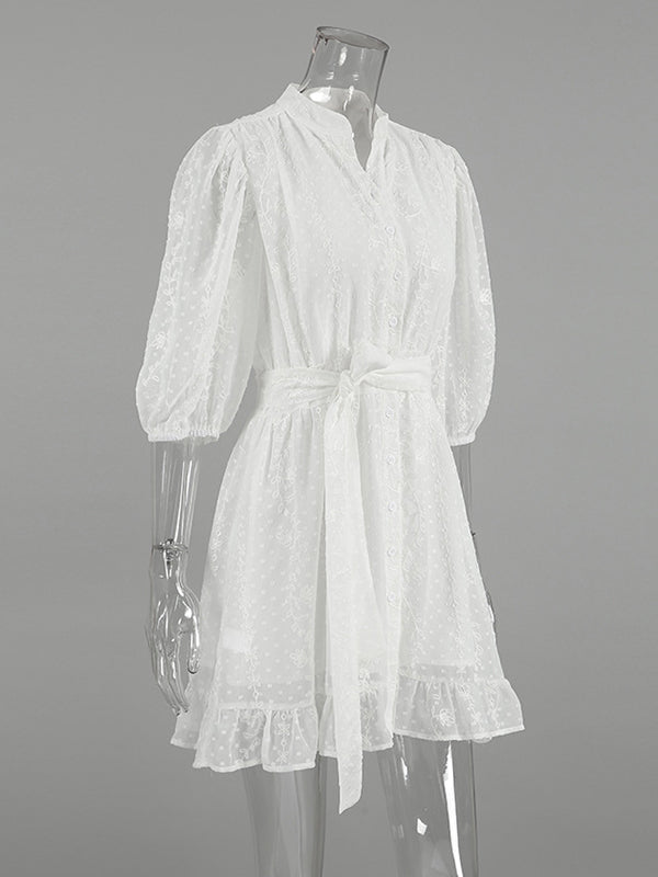 Effortlessly Elegant Dress with a Timeless Design