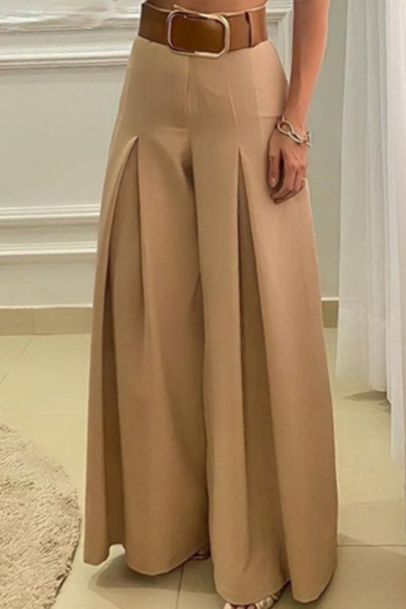 Well Tailored Trousers with a Graceful Silhouette