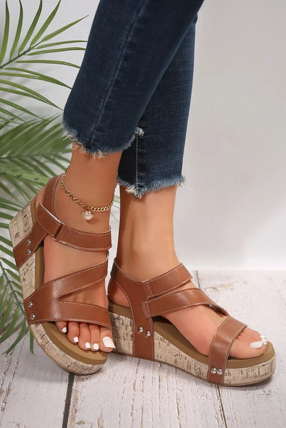 Effortlessly Elegant Sandals with a Timeless Design