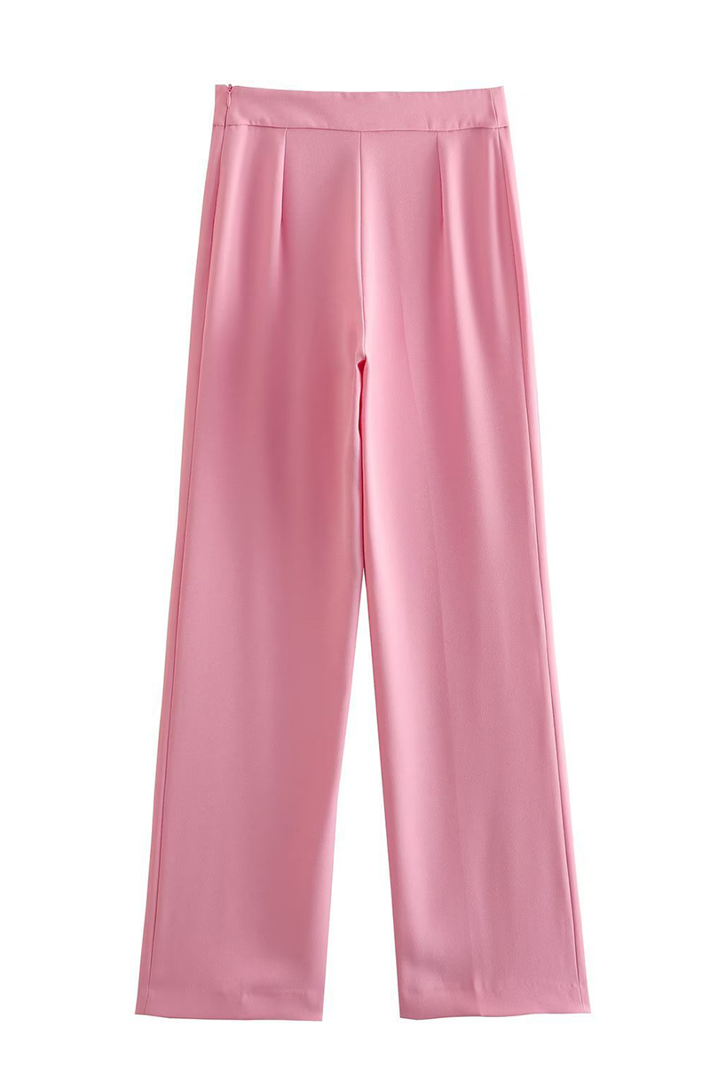 Gracefully Styled Garment for Any Occasion