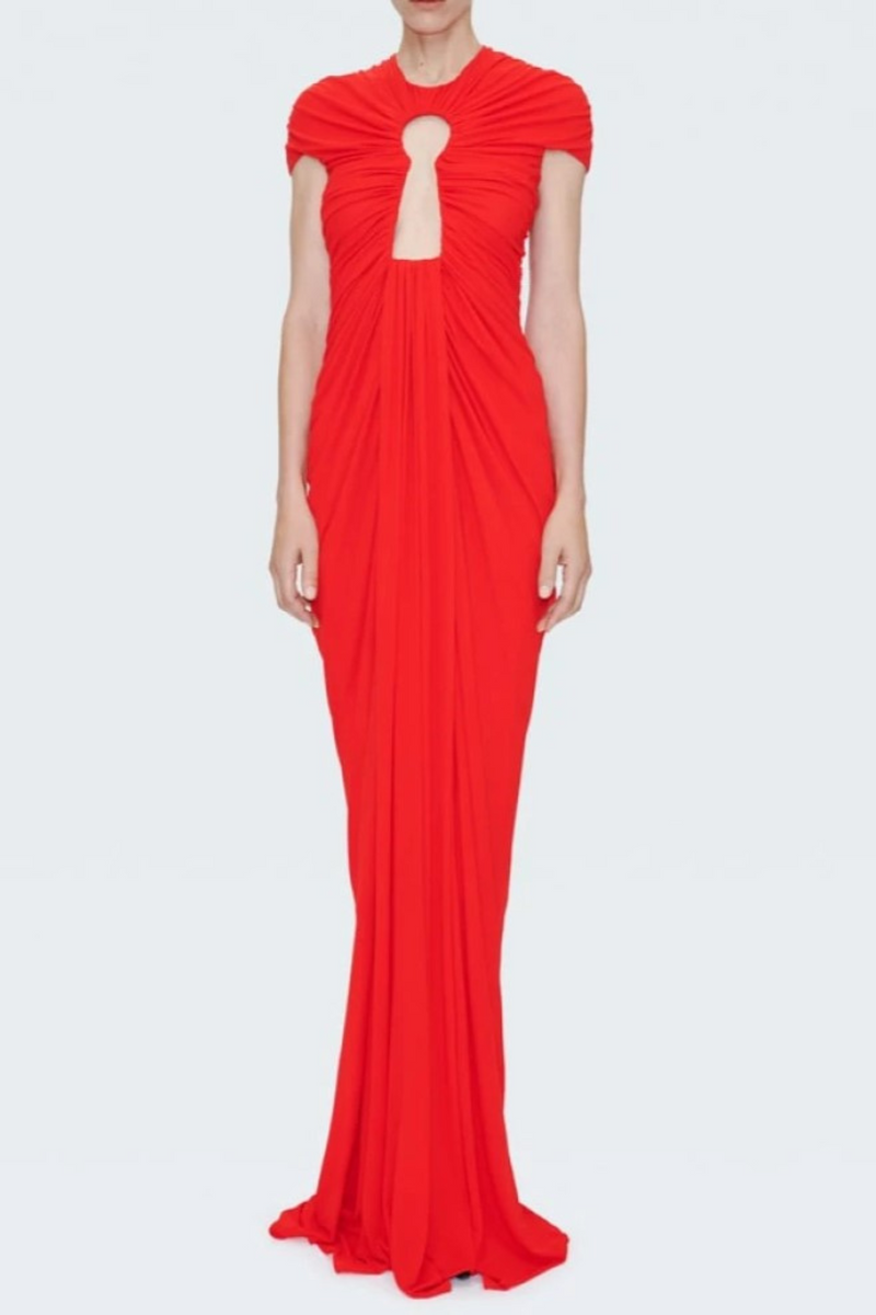Well Tailored Dress with a Graceful Silhouette